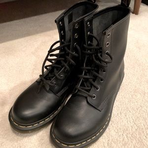 Dr. Martens Classic 1460 8-Hole Black